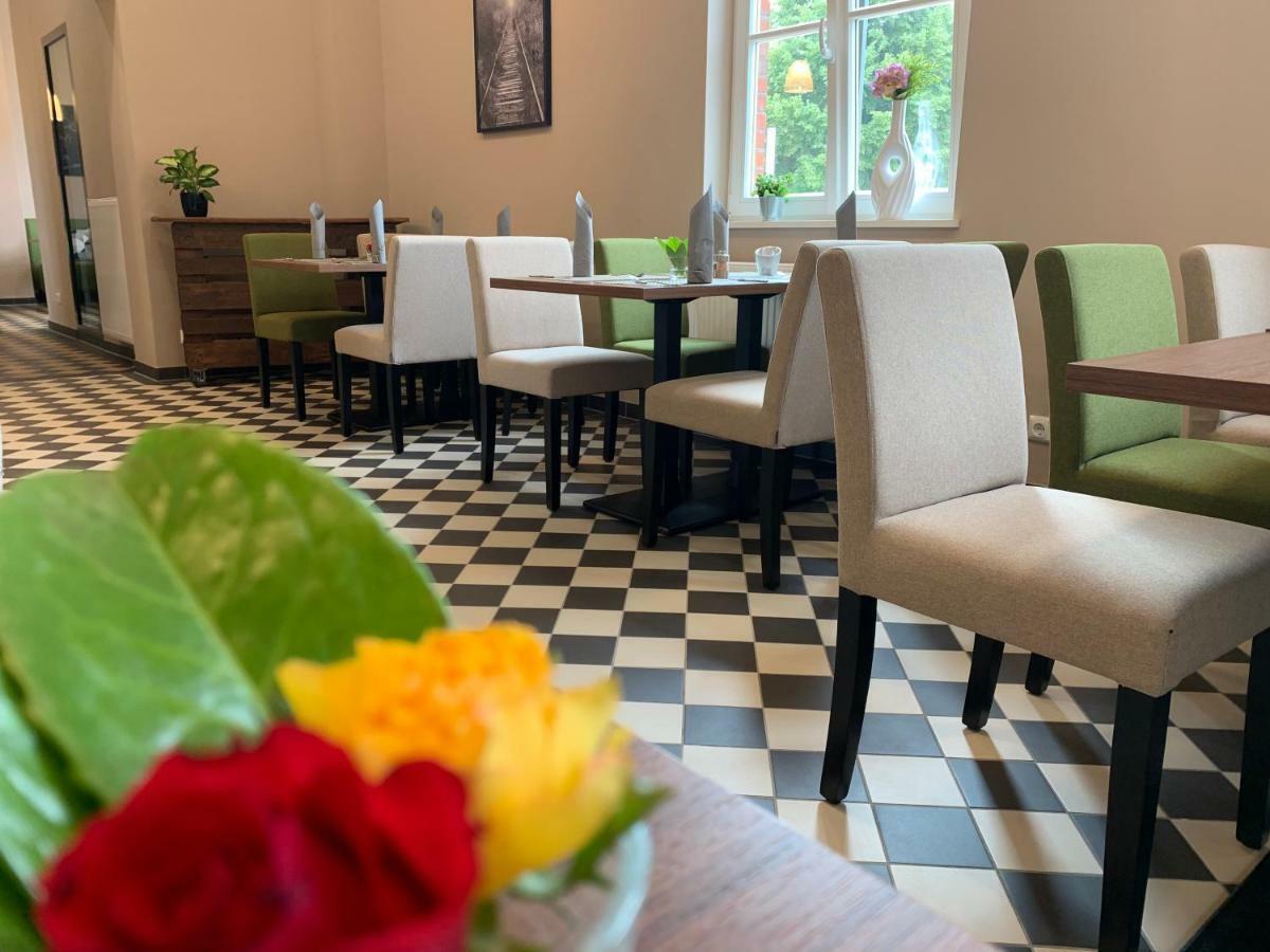 Tessin Lok - Die Pension - Das Restaurant מראה חיצוני תמונה